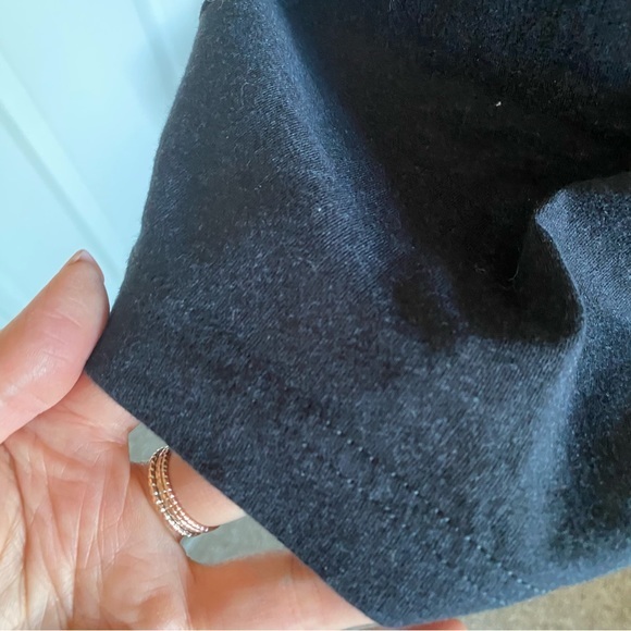 #freethebee t-shirt in size 12, overall black, screen‎ print on front chest. 🐝 - Picture 6 of 10